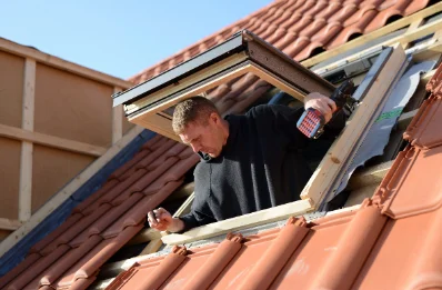 Pose de fenêtres de toit Velux à Lescherolles